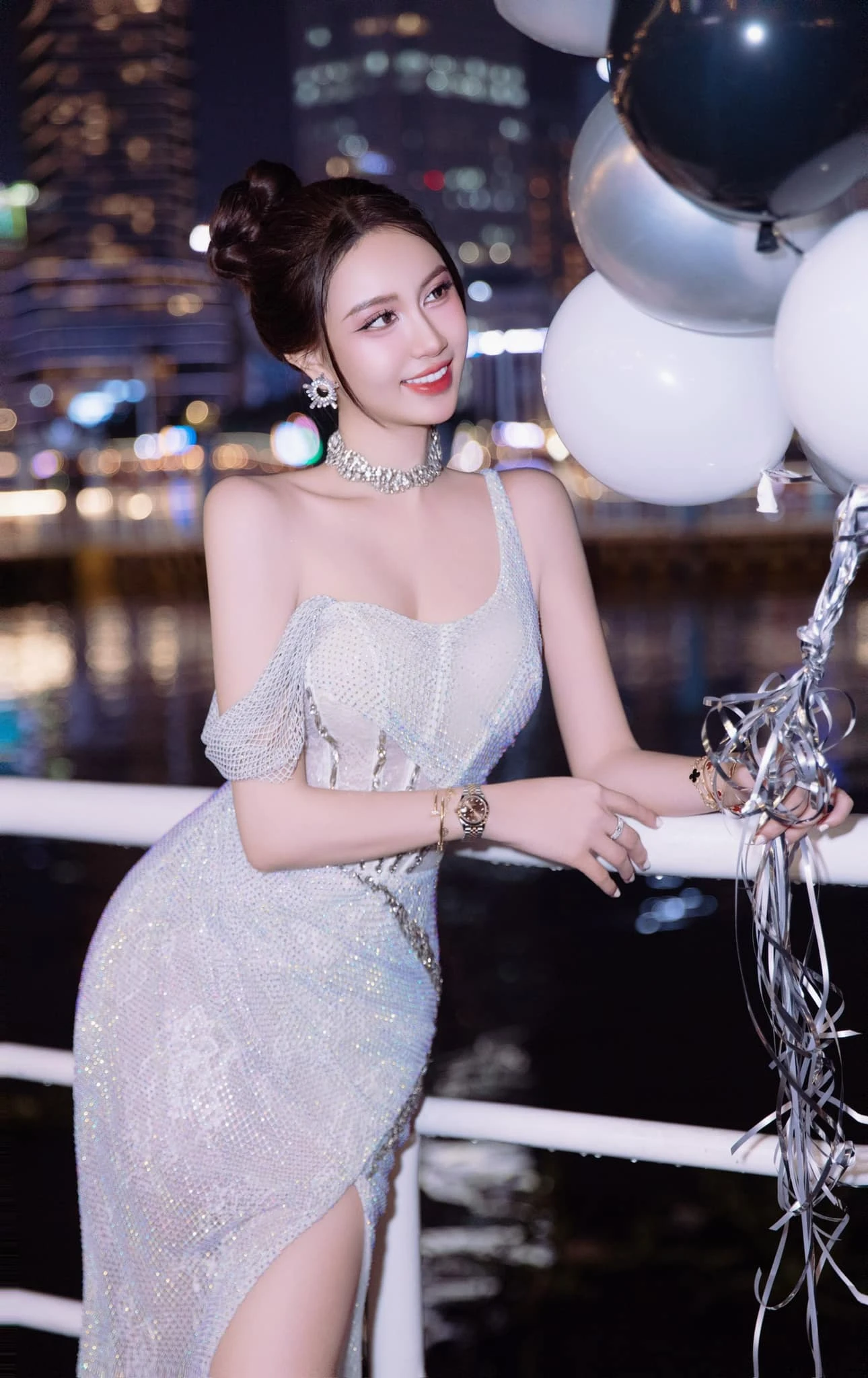 ho-ngoc-y-nhi- 7